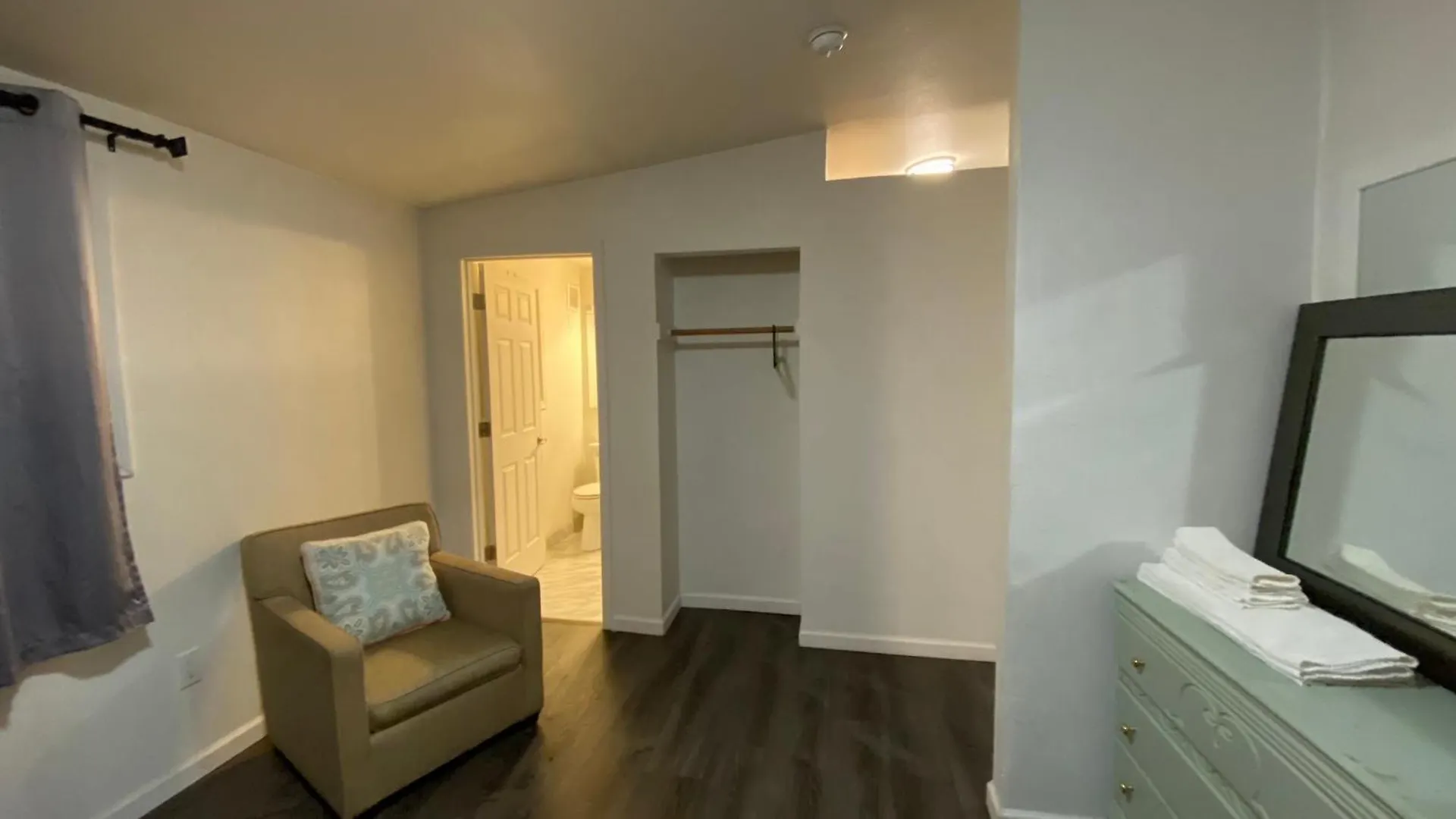 여관 Golden Kent Motel